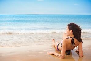 photodune-1513522-relaxing-at-the-beach-xs